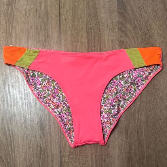 Maaji Fandango Flirt Pink Floral Thin Side Reversible Bikini Bottom Size 2XL - Picture 4 of 15